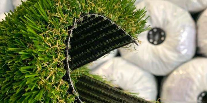 Online vagy boltban? A műfű vásárlás előnyei és hátrányai